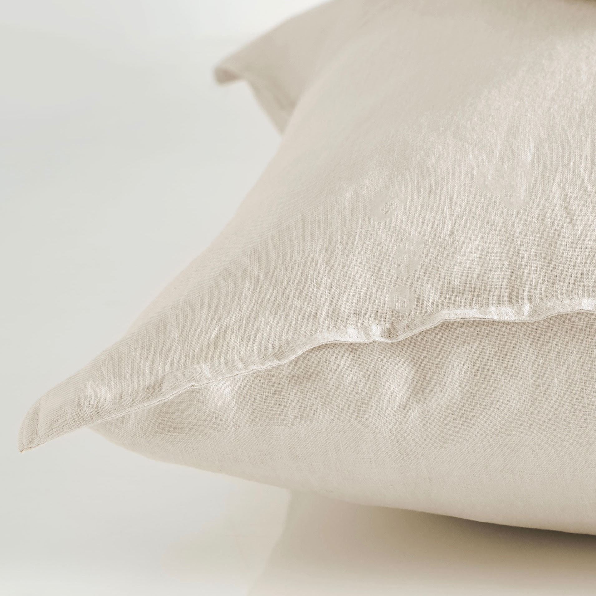 Leuvia. Pure linen European Pillow Case Sand